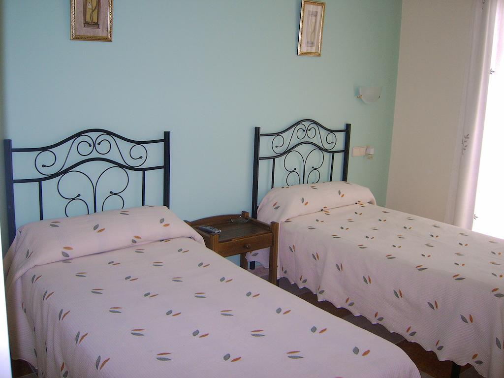 Hostal Cabanas Carboneras de Guadazaón Chambre photo